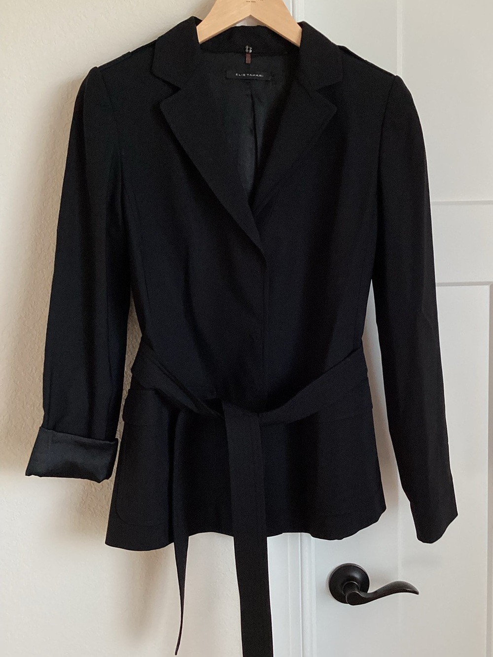 Elie Tahari Belted Jacket Epaulette Back Yoke Wool Size 4 Black